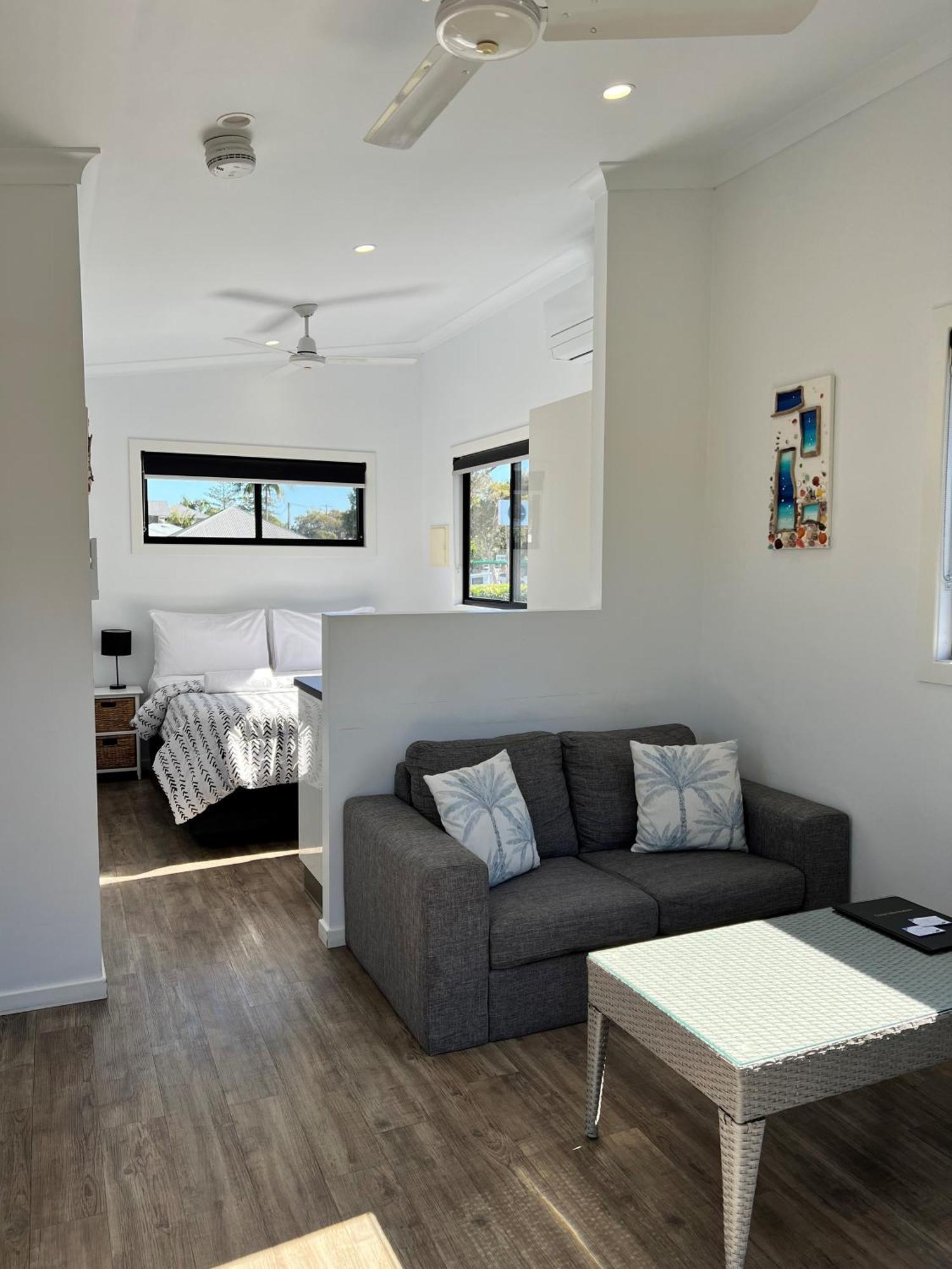 Club Byron Accommodation Byron Bay Esterno foto