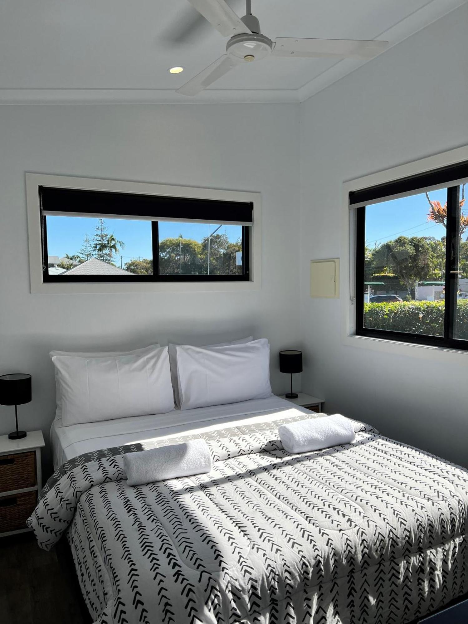 Club Byron Accommodation Byron Bay Esterno foto